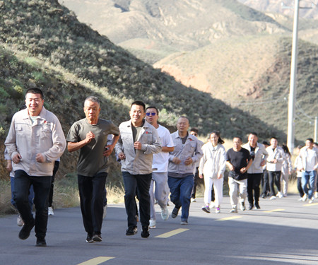 2025��10����F�wԽҰ��